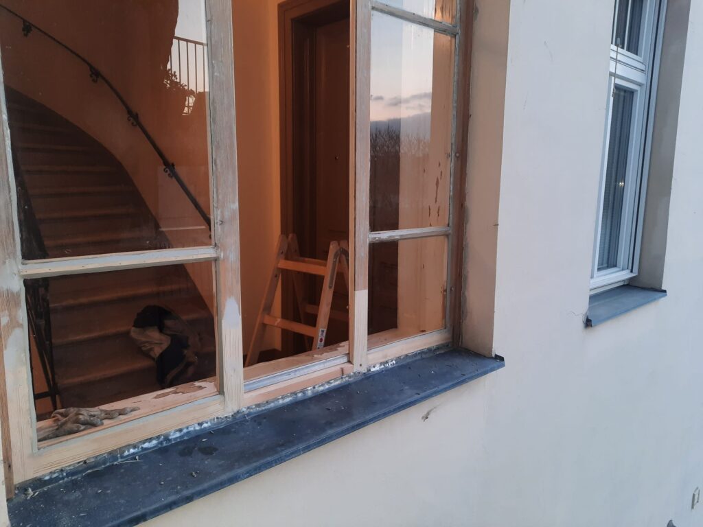 Kastenfenstersanierung vorher_ (4) Sanierung Alt-Wien-Fenster