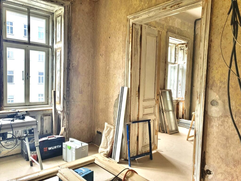 Alt-Wien-Tür Sanierung vorher_ (7) Sanierung Alt-Wien-Wohnung
